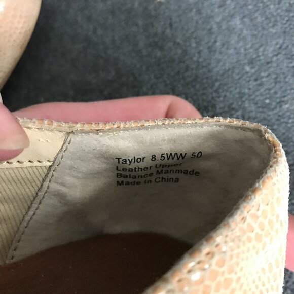 Ros Hommerson Taylor Nude Lizard Print Leather Loafers Womens Shoes Size 8.5 WW - Picture 9 of 13